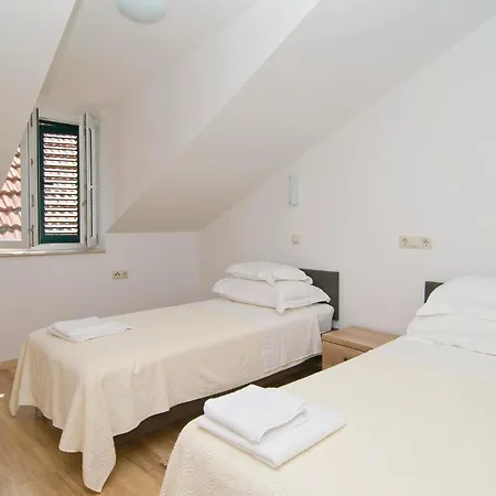 3 Bedroom Lovely In Omiš