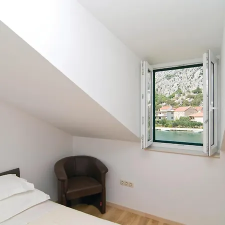 3 Bedroom Lovely In Apartman Omis